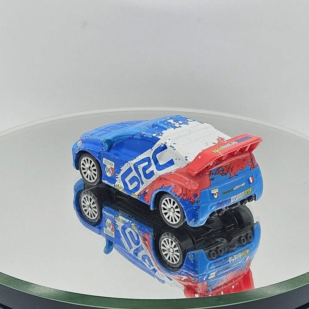 Disney Pixar Cars 2 - RAOUL CAROULE - 1:55 Diecast